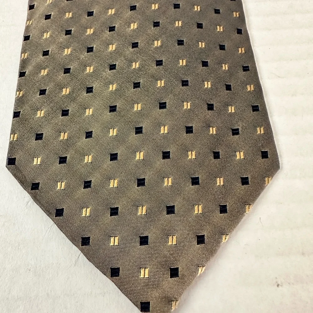 Silk Tie Made in Italy Brand New Tan/Gold with Black Squares Regis Brand